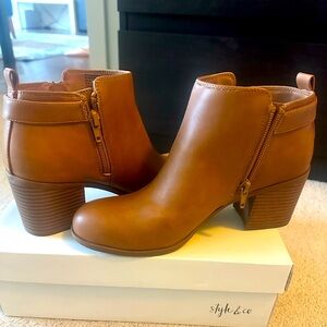 NEW — with box —style and company onyaa block heel booties